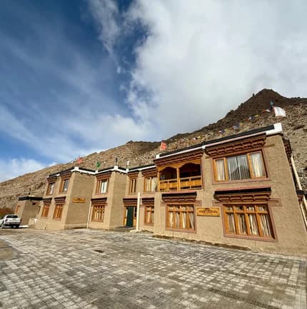 Snow Leopard Lodge