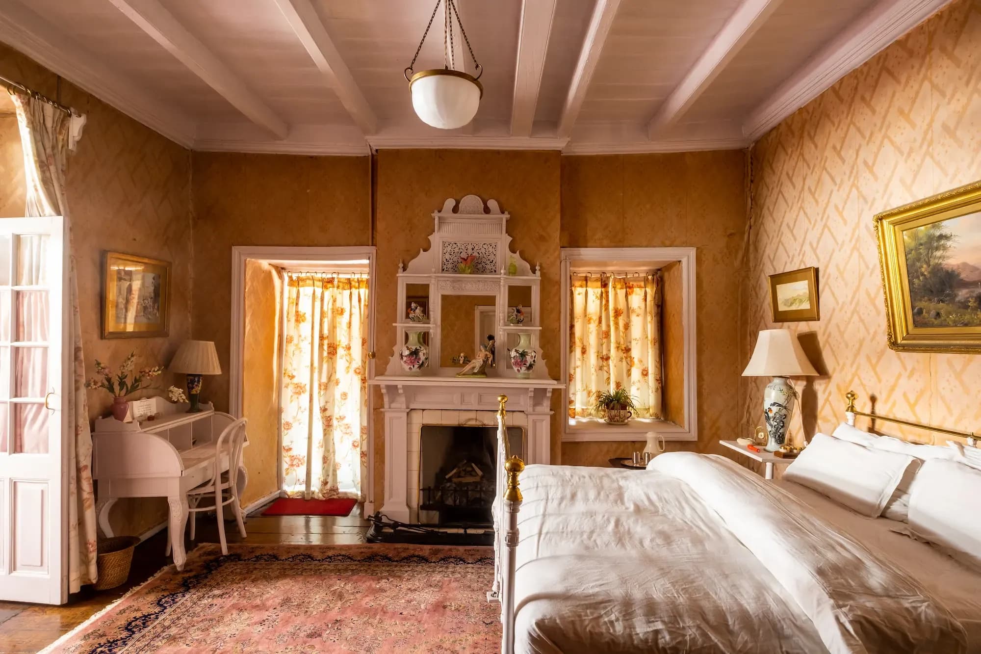 The Deluxe Suite