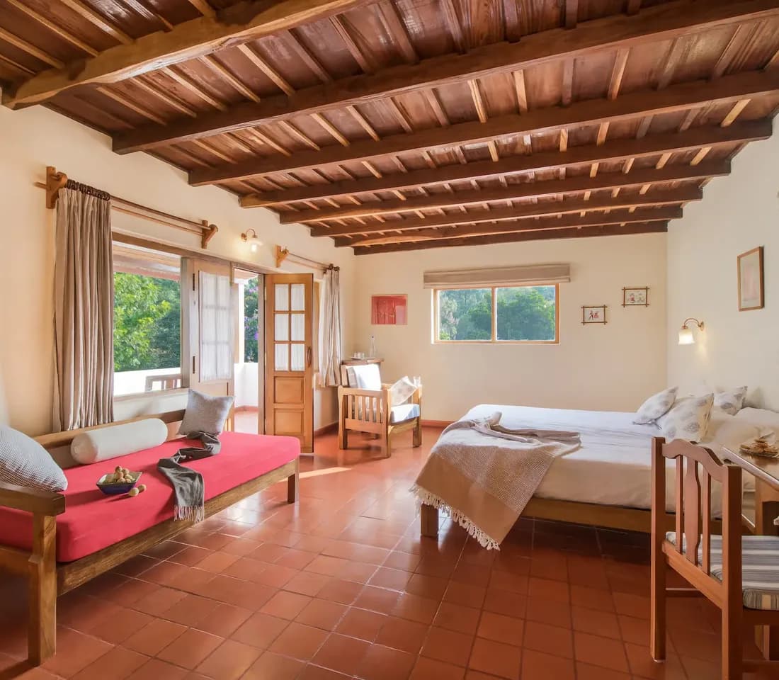 Estate Room