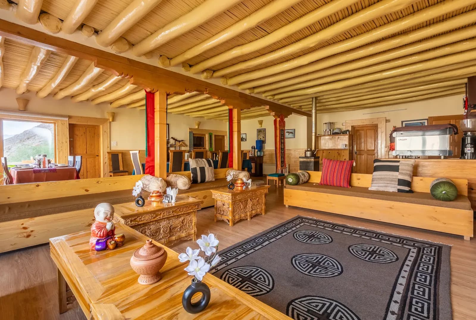Snow Leopard Lodge