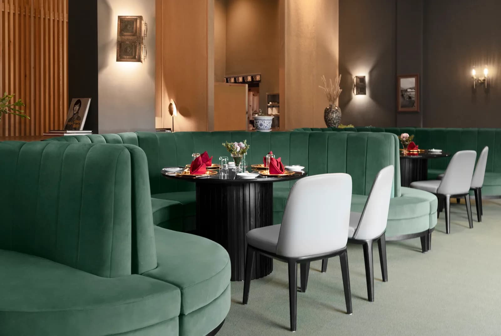 Dining at Zhiwaling