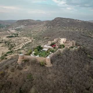 Ramathra Fort, Kaurali